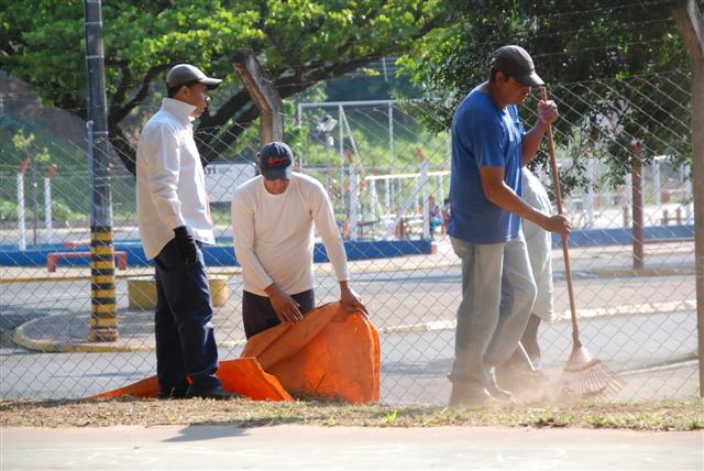 Prefeitura realiza a conservação dos bairros da zona Leste que recebem o Sua Vida