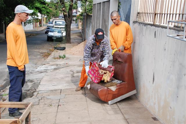 Mutirão da dengue no jardim Aviação, vila Geni e São Judas mobiliza 58 funcionários 