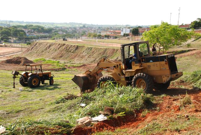 Obras realiza conservação da ampla área entre Vila Marcondes, Furquim e Itapura I