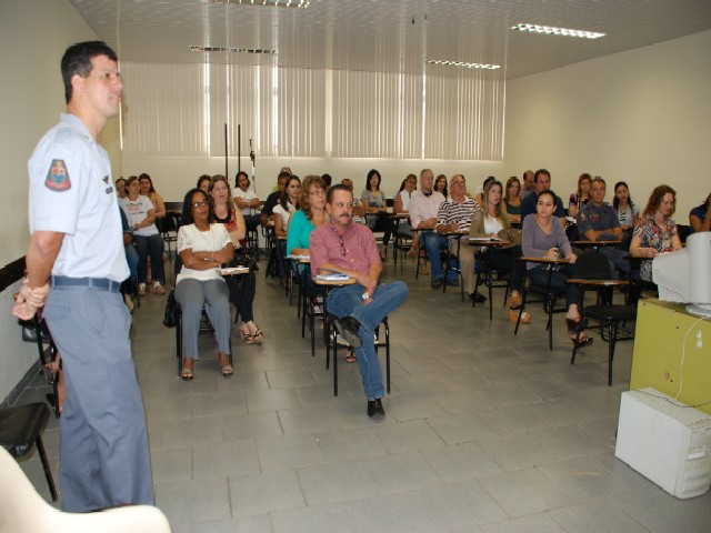 Capacitação para educação no trânsito contempla alunos da rede municipal 