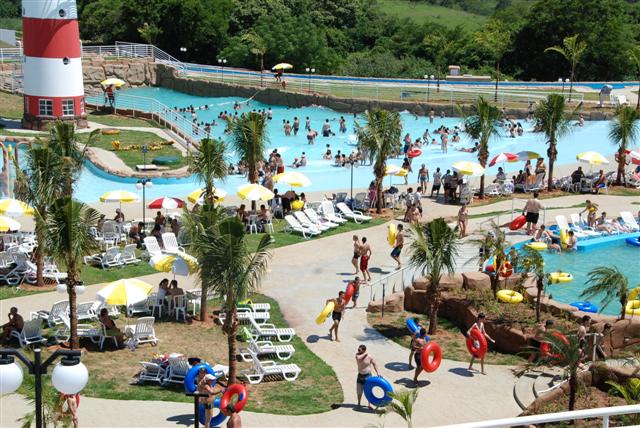 Parque aquático da Cidade da Criança recebe mais de 1.500 visitantes em apenas dois dias