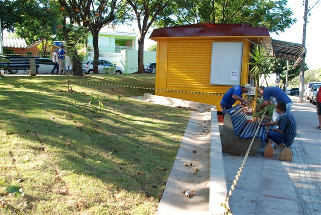 Secretaria de Obras finaliza reforma da praça do Parque do Povo que receberá academia