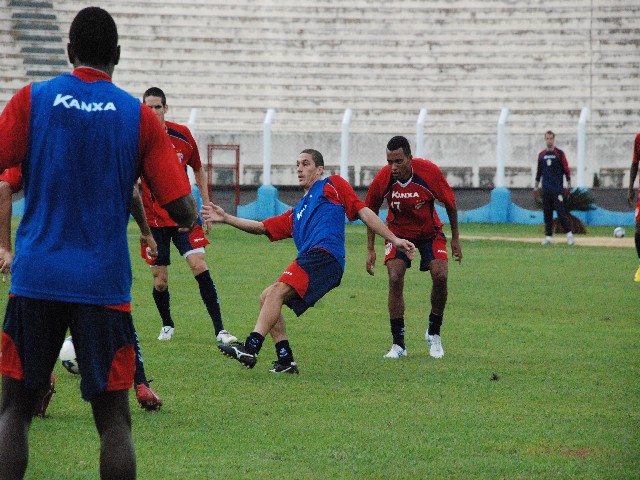 Grêmio Prudente faz o último treino coletivo antes da estréia no Brasileirão  