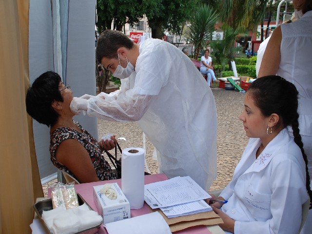 Campanha de Prevenção do Câncer Bucal examina 2,9 mil pessoas e segue até dia 21