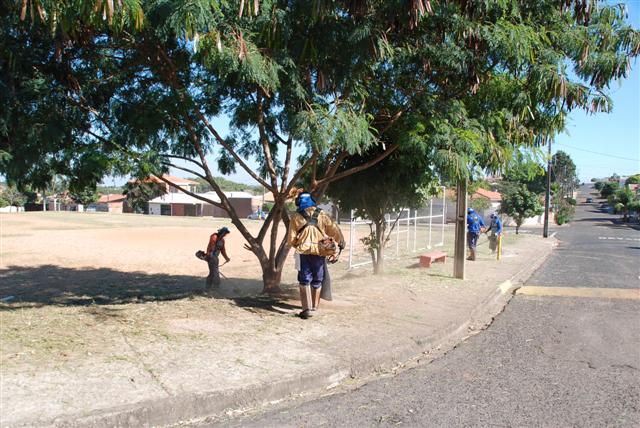Prefeitura concentra mutirão de serviços no Novo Bongiovani e na praça de Floresta 