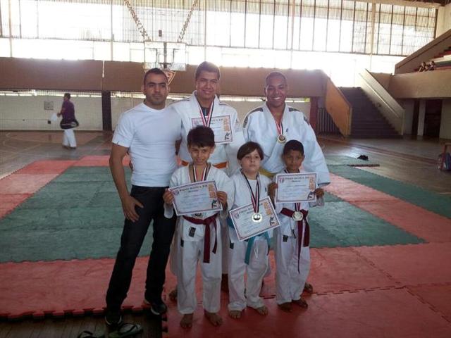 Judocas da Associação Fênix/Semepp conquistam classificação para o Campeonato Estadual