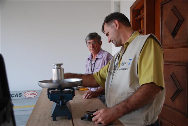 Ipem de Prudente realiza inspeção em balanças de feirantes até a próxima quinta-feira