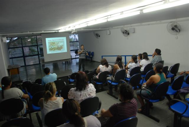 Creas e Unimed realizam palestras sobre prevenção de drogas para fortalecer famílias 