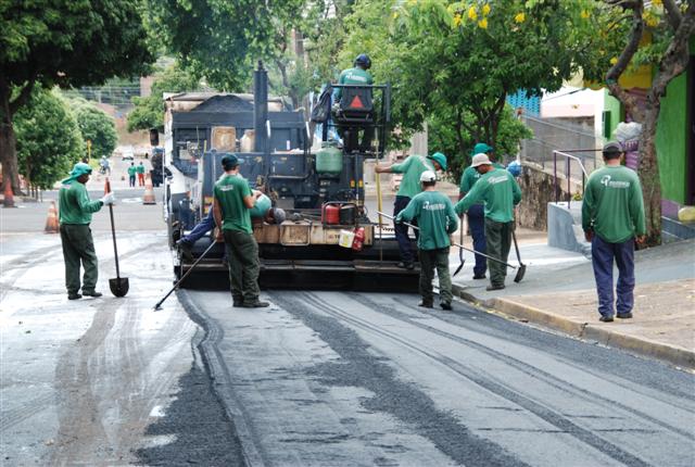 Prefeitura de Prudente firma convênio de R$ 1,5 milhão com CDHU para recapeamento