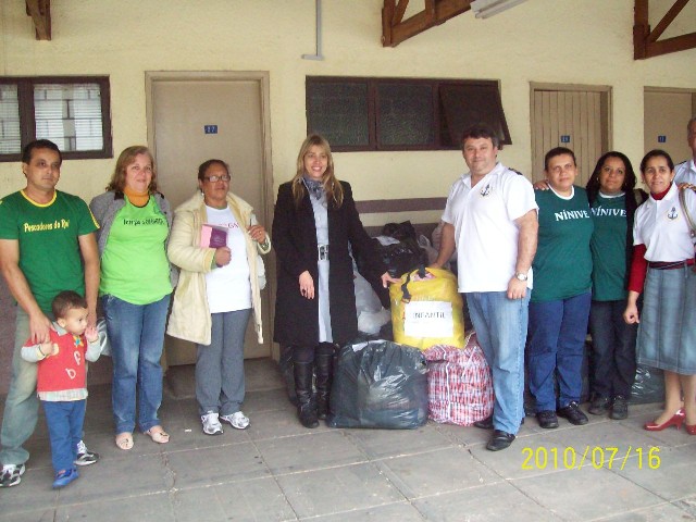 Fundo Social é contemplado com 3mil peças de agasalhos arrecadados pela igreja Pineal