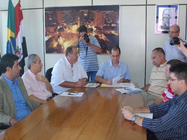 Projeto estimula crescimento com oferecimento de isenções à indústria e à moradia