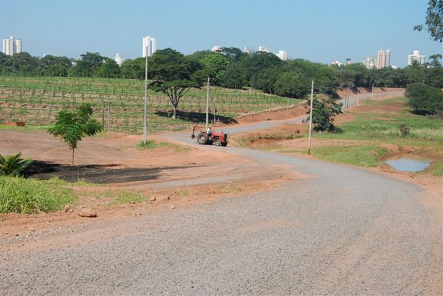Governo de Prudente entrega melhorias nas estradas rurais do Bairro Sete Copas  