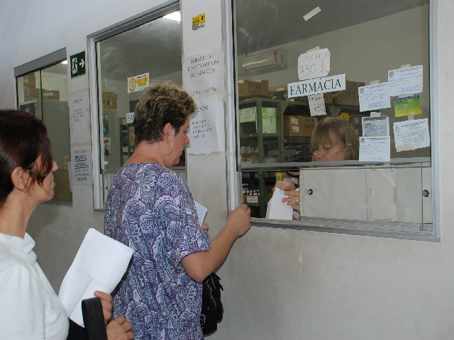 Problemas levam a Secretaria de Saúde a romper aquisição de medicamentos com Estado