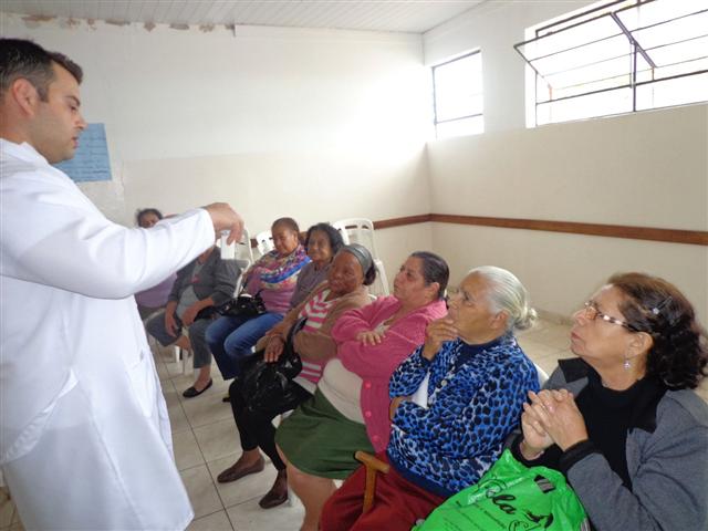 ESF São Pedro contempla pacientes com palestra sobre Alimentação Saudável e Diabetes 