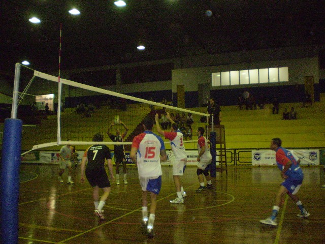 Wilson/Tênis Clube/Semepp supera adversidades para vencer Rio Claro no vôlei