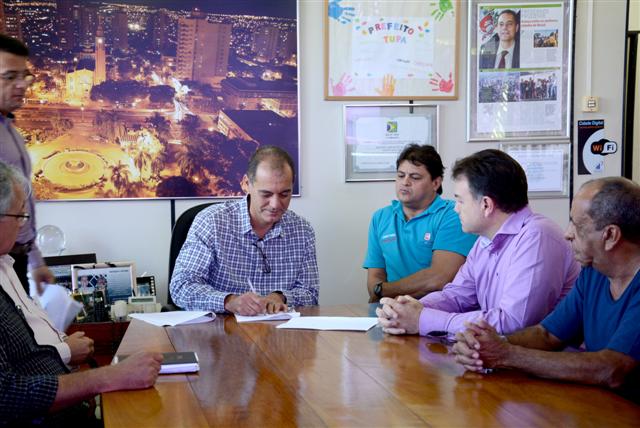 Gepron e Conselho Intersindical assinam convênio que beneficia mais de 80 mil associados