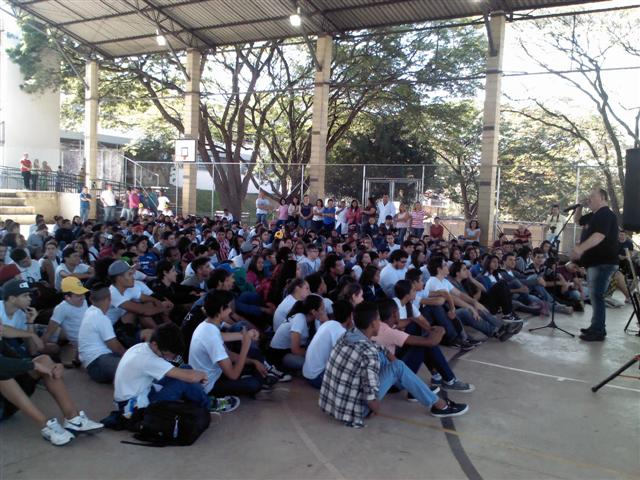 Estudantes do Hugo Miele participam de ‘O Vento Nas Escolas’ na Semana da Juventude