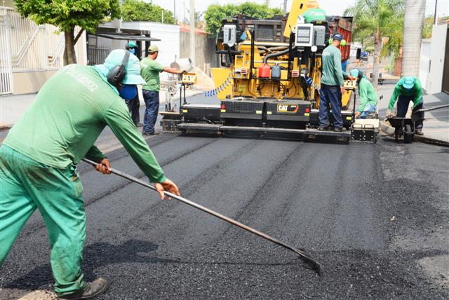 Recapeamento tem sequência nas ruas do Parque São Lucas e Jardins Itapura II/Itapuã 