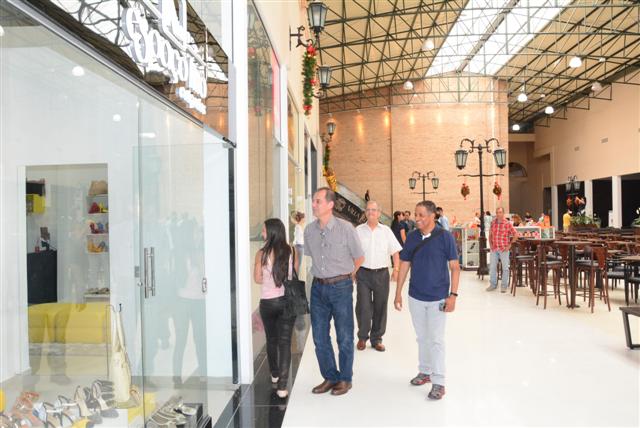 Recém-inaugurado, prefeito conhece novo empreendimento do Centro de Prudente