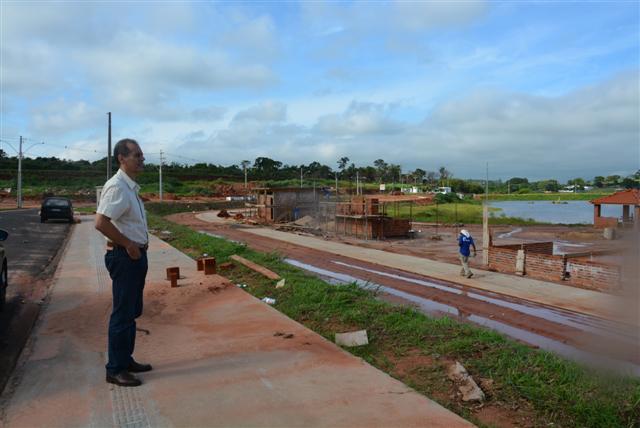 Prefeito vistoria obras de recuperação e modernização do Balneário da Amizade