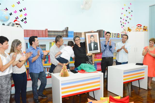 Inauguração da Biblioteca na escola do Bosque é marcada por homenagens e emoção
