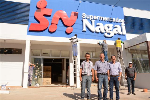 Prefeito conhece novo empreendimento de Prudente na Avenida Brasil