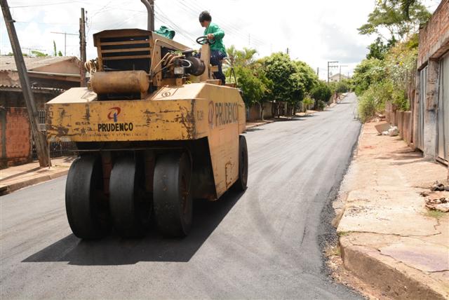 Prudenco retoma obras de recapeamento asfáltico nas ruas do Parque Alexandrina