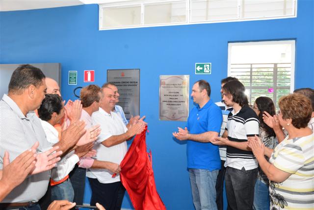 Prefeito inaugura escola ‘Maria Regina Dal Poggetto Ribeiro’ no Parque Girassóis