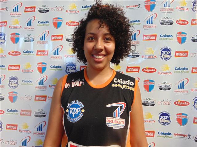 Wilson/Tênis/Semepp enfrenta São José dos Campos pelo Paulista de voleibol feminino