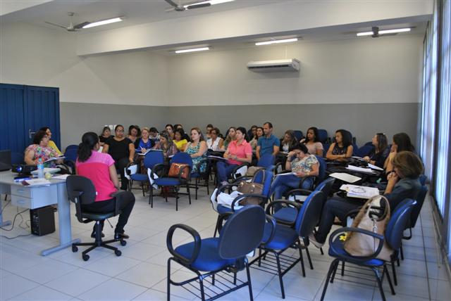 Professores comunitários do Cidadescola debatem planejamento escolar e os próximos eventos