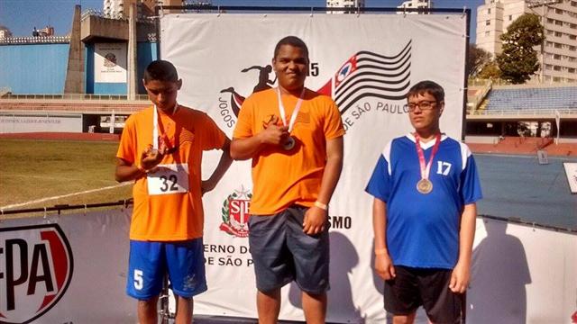 Atleta prudentino é campeão paulista escolar na prova de lançamento de dardo