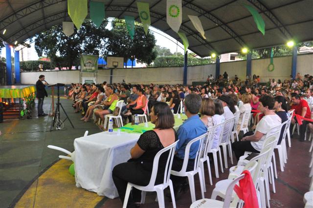 Escola do Bosque comemora seus 70 anos de fundação em noite de apresentações 
