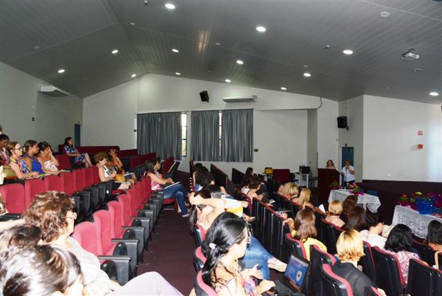 Em Seminário, Seduc professores finalizam curso do Plano Alfabetização na Idade Certa