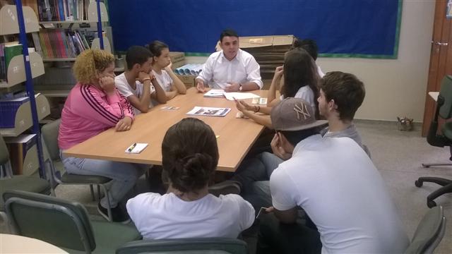 ‘Grêmio Estudantil em Forma’ é tema de reunião com estudantes da Omar Barreto