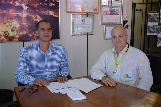 Diretor da UniCesumar apresenta ao prefeito projeto que será realizado no João Domingos