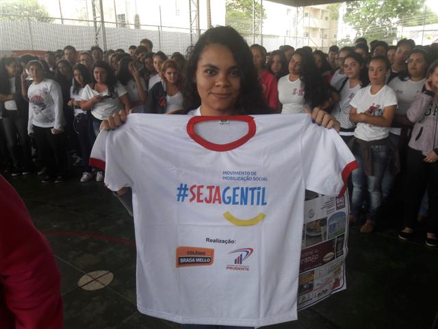 Escola IE Fernando Costa recebe teatro ‘O Vento nas Escolas’ em três períodos 