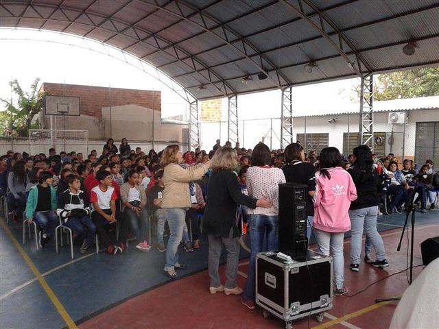 Marrey Jr. e Fátima Falcon recebem peça teatral ‘O Vento nas Escolas’