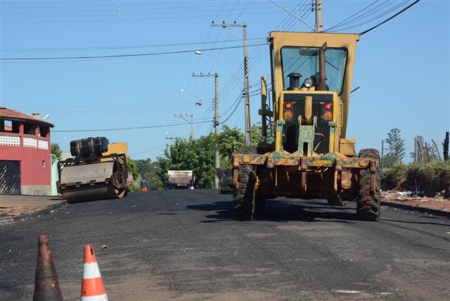 Prudenco atua no Augusto de Paula e prepara Avenida JK para recapeamento asfáltico 