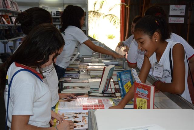 7º Salão do Livro encerra programação neste domingo no IBC Centro de Eventos