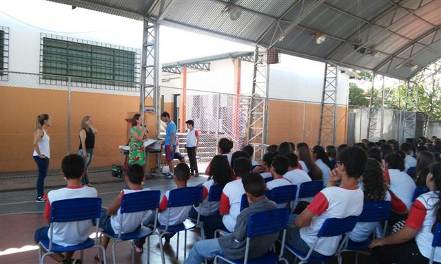 Escola Marrey Júnior promove gincana e doa alimentos para Campanha Natal Sem Fome