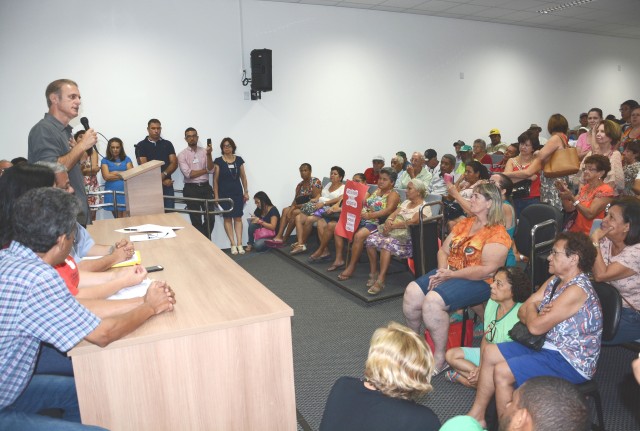Prefeito busca solução para ticket alimentação de aposentados