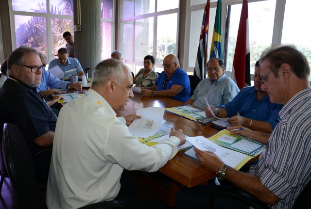 Correios e comissão do centenário elaboram selo oficial comemorativo