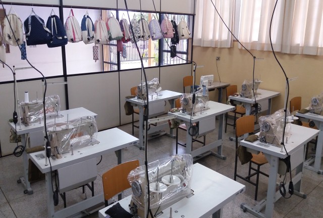 Cursos de corte e costura serão mantidos na Fundação Educacional e levados aos bairros