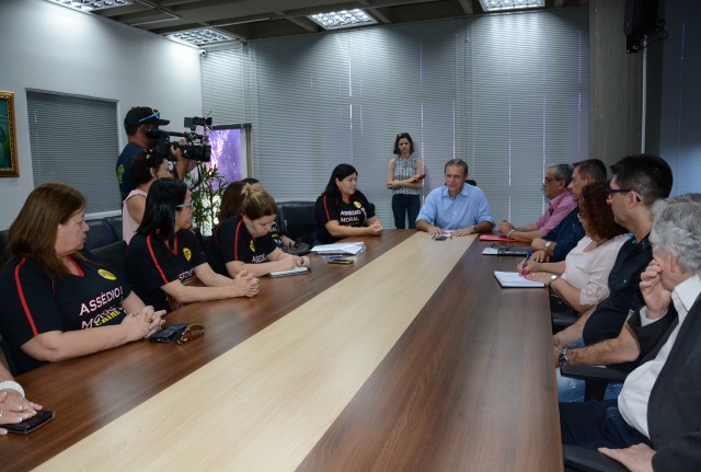 Prefeito recebe representantes do Sintrapp para esclarecer dúvidas de professores