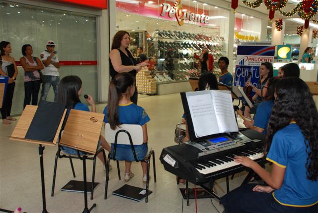 Apresentação de coral no Prudente Parque Shopping encerra Semana da Música 