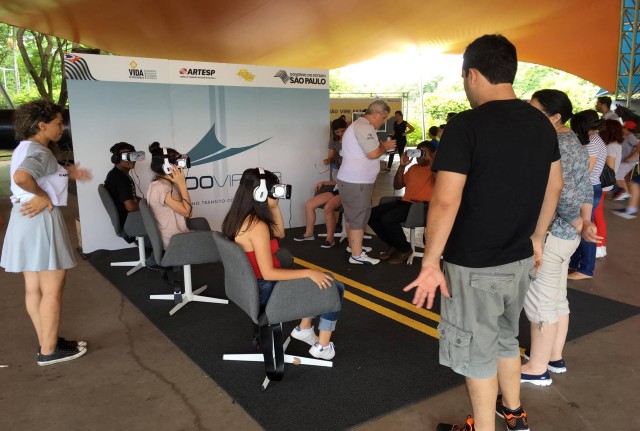 Óculos de realidade virtual leva conscientização na Exposição Centenário 