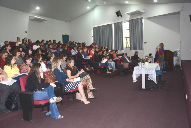 Encontro no Ceforppe discute Base Comum Curricular na educação infantil