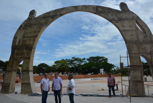 Praça do Centenário ganha forma e está prestes a ser entregue