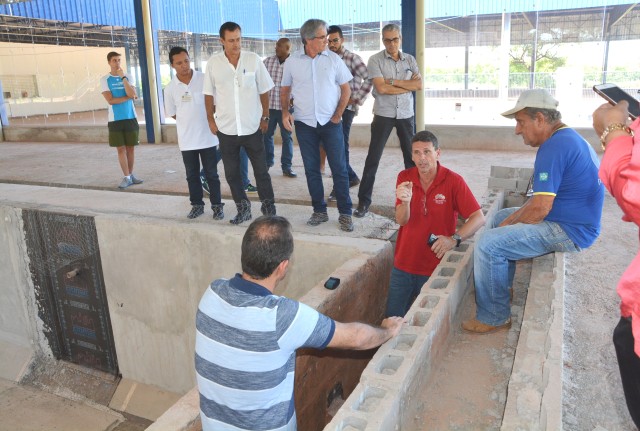 Presidente de Comissão de Arbitragem avalia piscinas do Centro Olímpico