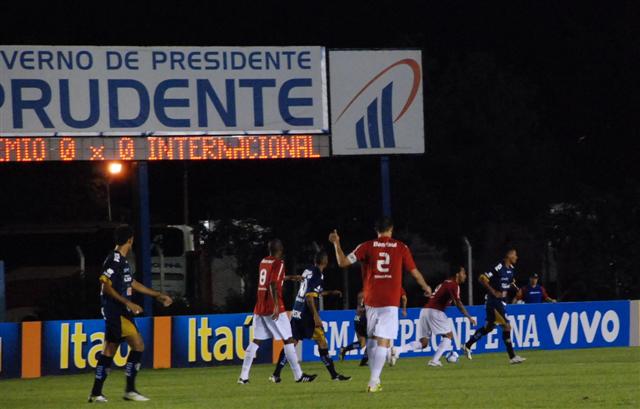 Grêmio Prudente se despede do Brasileirão 2010 diante do poderoso Internacional